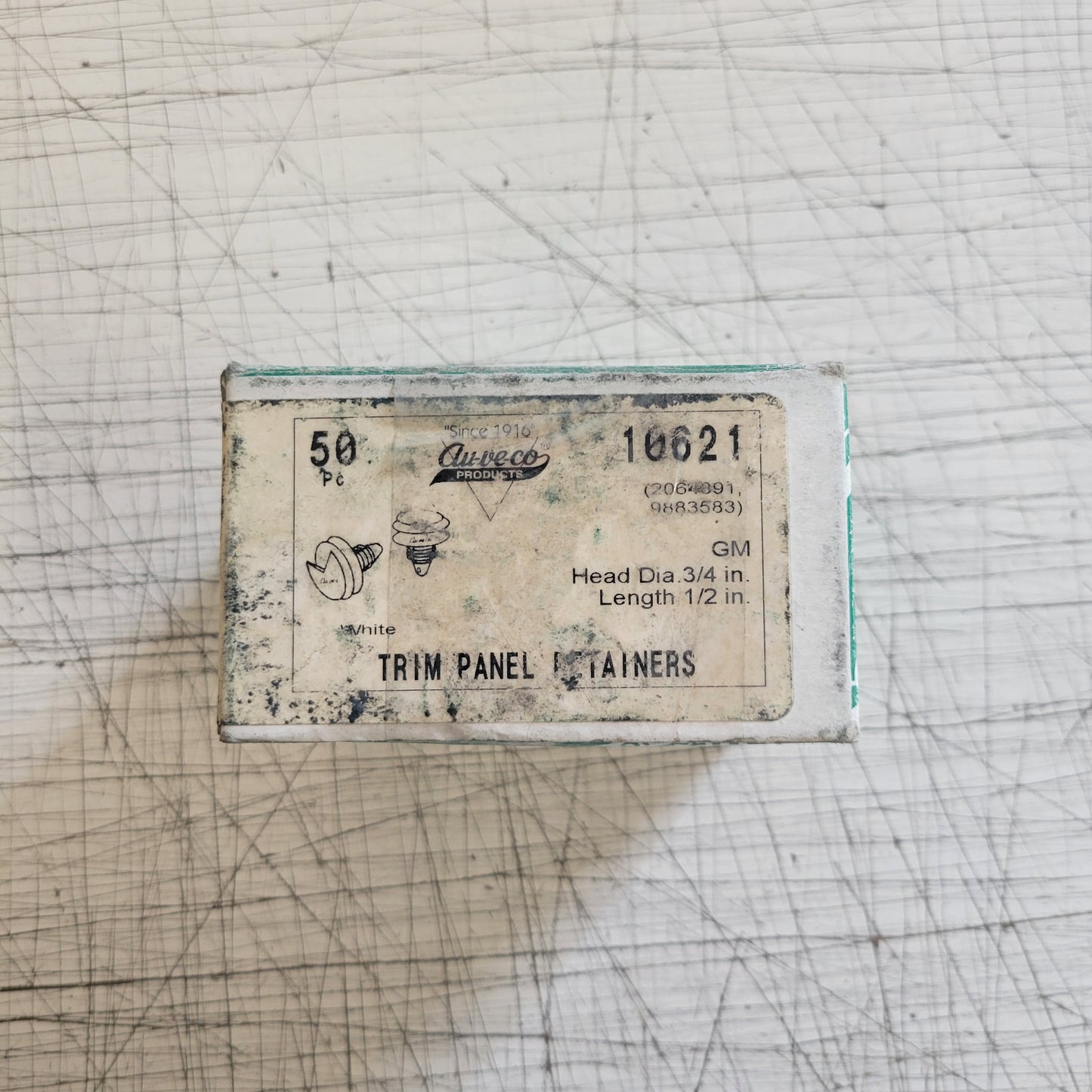 Au-ve-co Products 10621 Trim Panel Retainers: 50 white plastic fasteners, 3/4" head dia., 1/2" length.