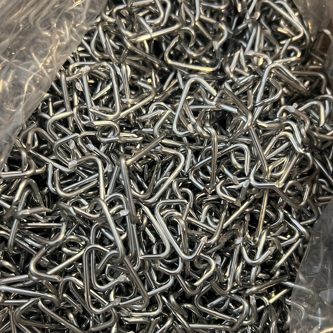 1lb bag of hog rings, silver metal fasteners
