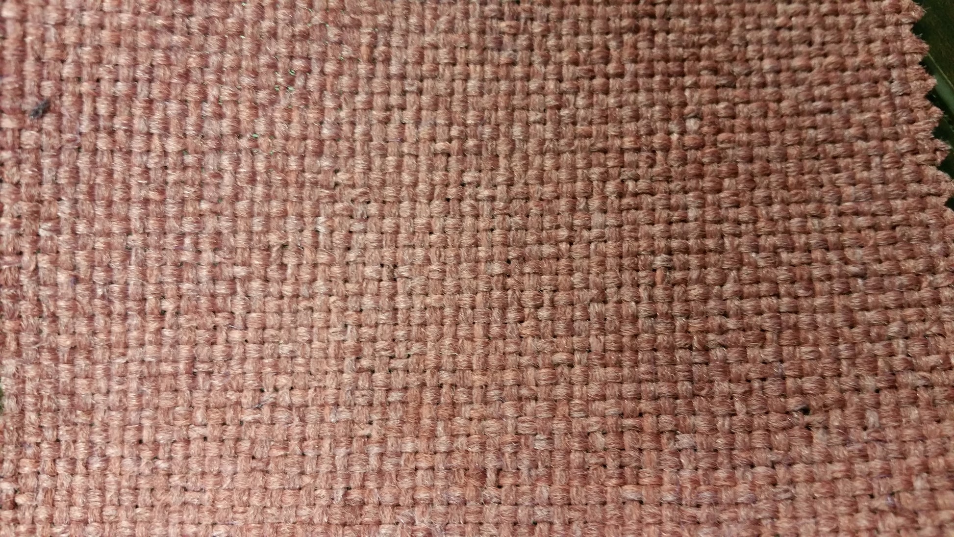 Ring 1546 Mauve Tweed fabric swatch: Close-up of mauve tweed's textured weave.
