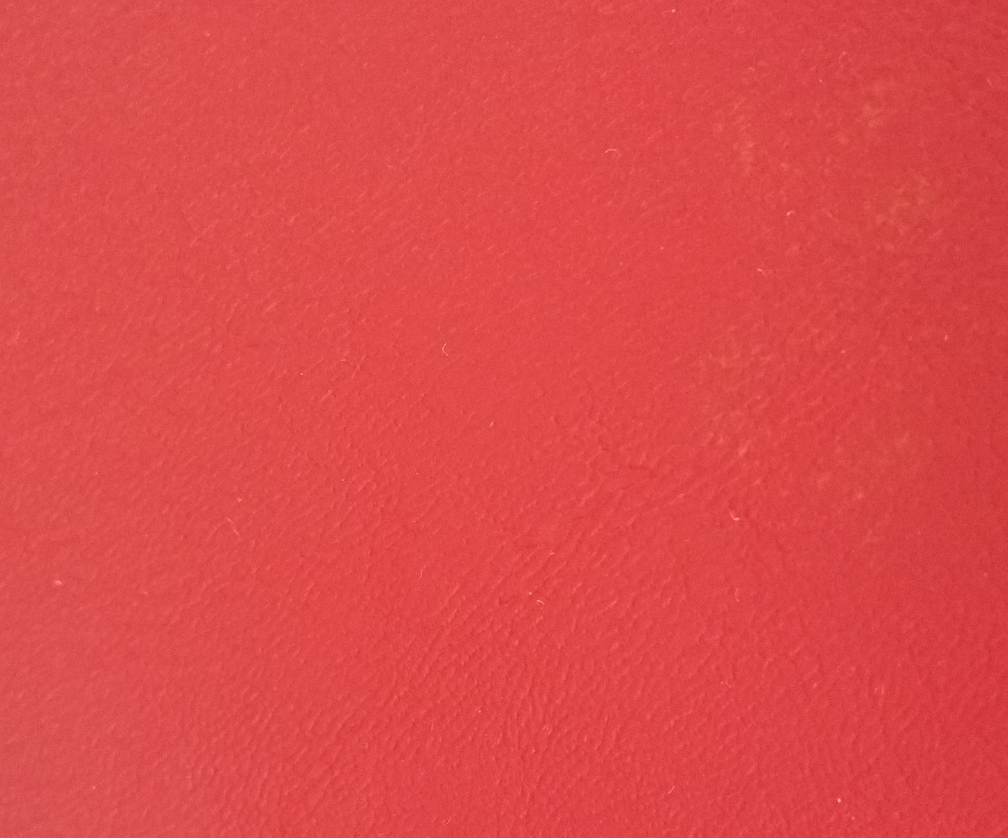 Ring 6077 AL877 Allante Nu Red textured leather swatch